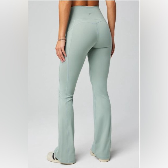 NWT- Fabletics Oasis Pureluxe HW Pocketed Kick Flare -SAGE GREY (32”) REG INSEAM - Picture 3 of 12